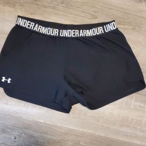 Under Armour black shorts